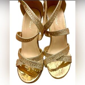 💎💎mark. Gold Strappy Women's Sandals